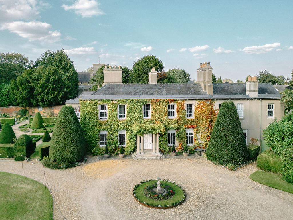 Front aspect of Histon Manor