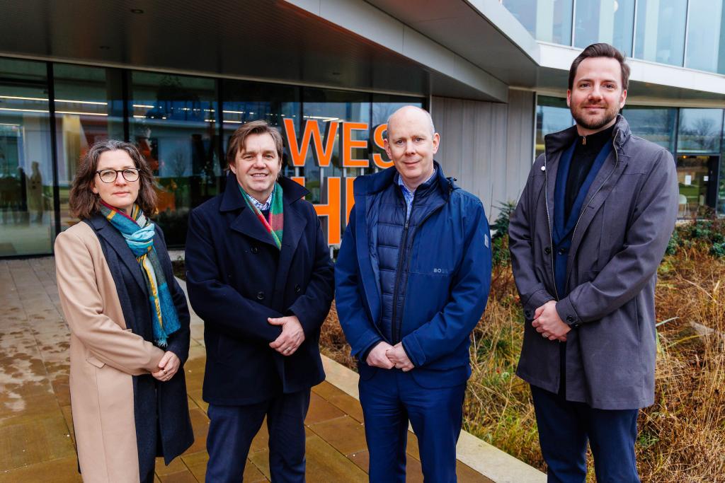 rom left Jo Igoe from University of Cambridge Estates Division, Mayor Dr Nik Johnson, Dr Diarmuid O’Brien, Pro Vice Chancellor for Innovation and Matt Johnson, Head of Development for North West Cambridge, University of Cambridge.