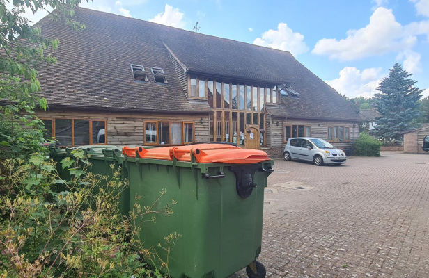 picture of a bin