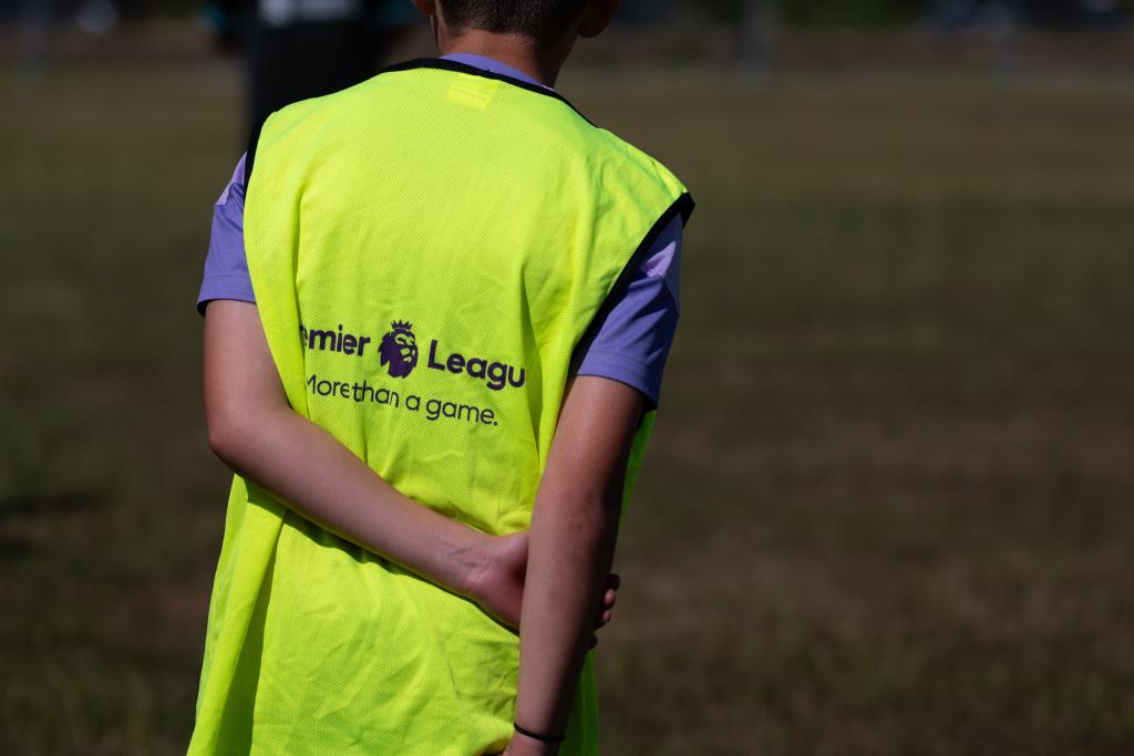 Premier League Kicks Bibs