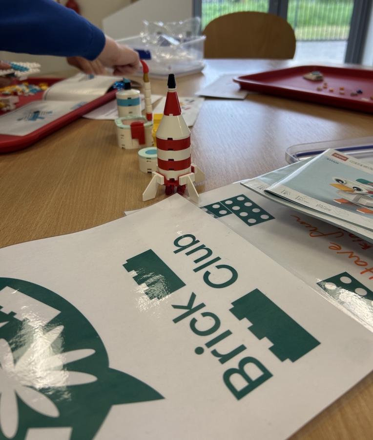 As part of its Brick-by-Brick Programme, Play Included works closely with schools to deliver Brick Clubs that can help children with a wide range of needs, including autism, ADHD, anxiety, speech and language difficulties, and social, emotional and mental health challenges. 