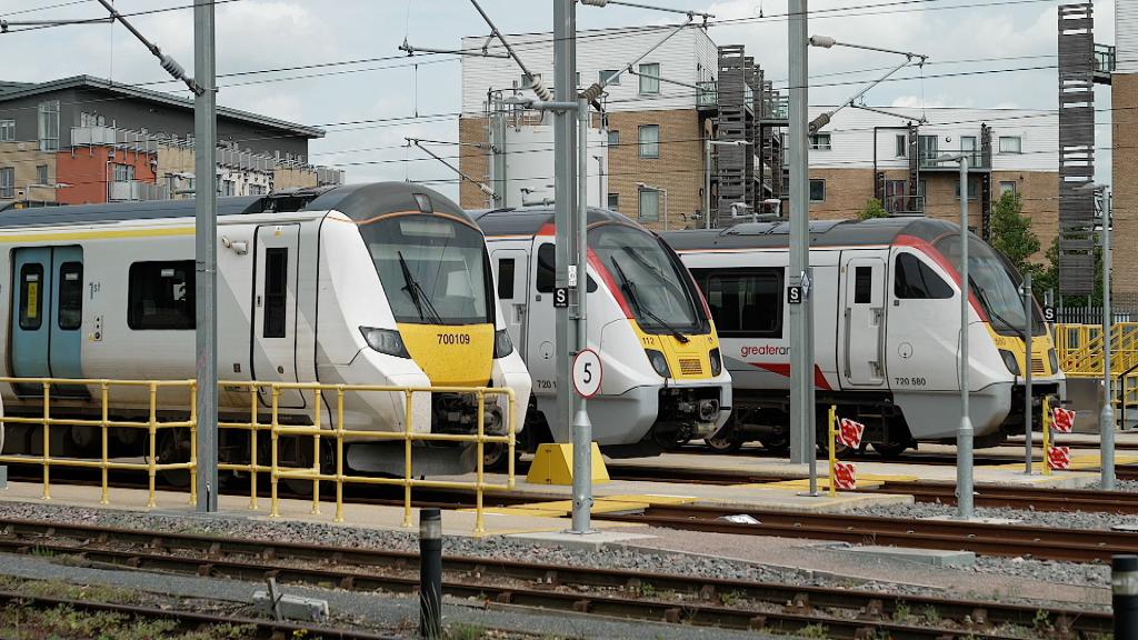 trains 