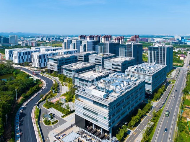  A daytime view of the Biopharmaceutical Valley Campus, showing its intergrated R& D and advanced manufacturing clusters.