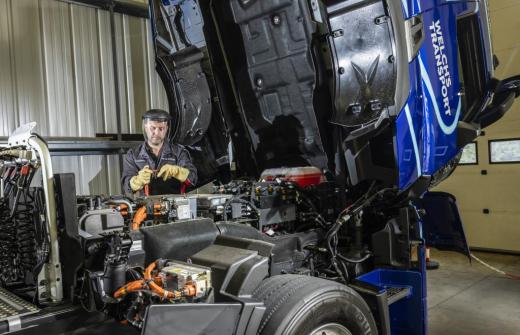 Man working on eHGV