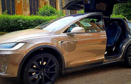 Zero-emission electric car for green airport transfers from Cambridgeshire