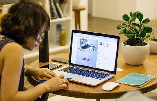 working from home_ Image by Free-Photos from Pixabay
