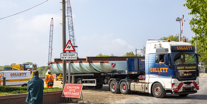 Abbey Chesterton Bridge being delivered