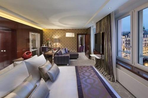 luxury hotel accommodation