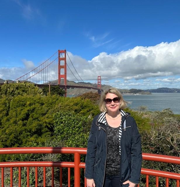 Helena Ahlfors at the Golden Gate Bridge (photo by Kevin Ward)