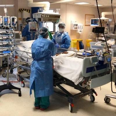 Medics at work in the intensive care unit (ICU)