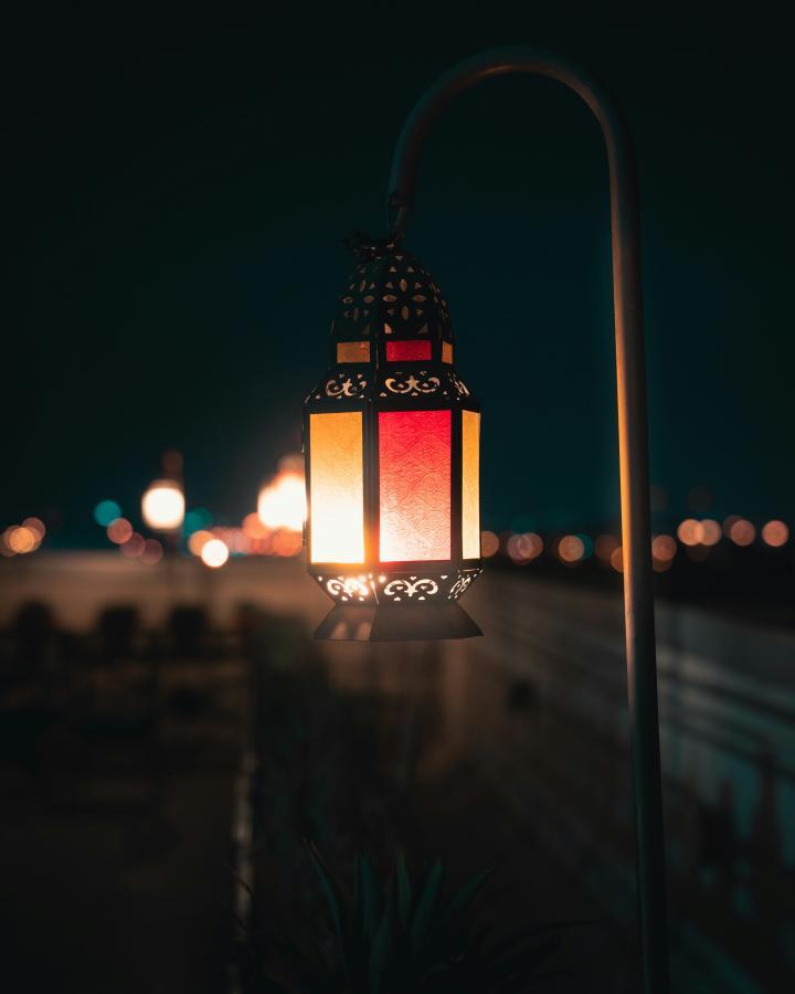 Lantern providing guiding light